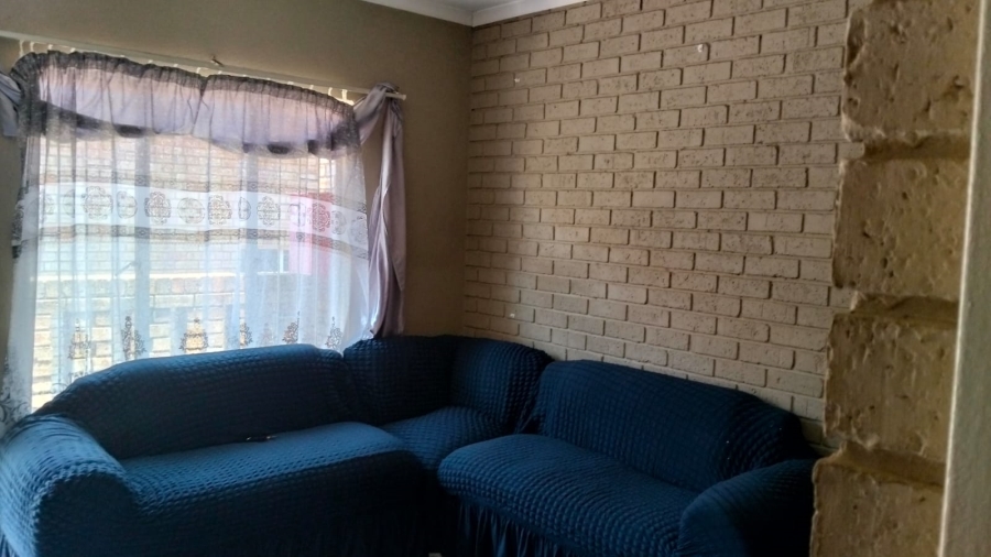 1 Bedroom Property for Sale in Rustenburg Central North West